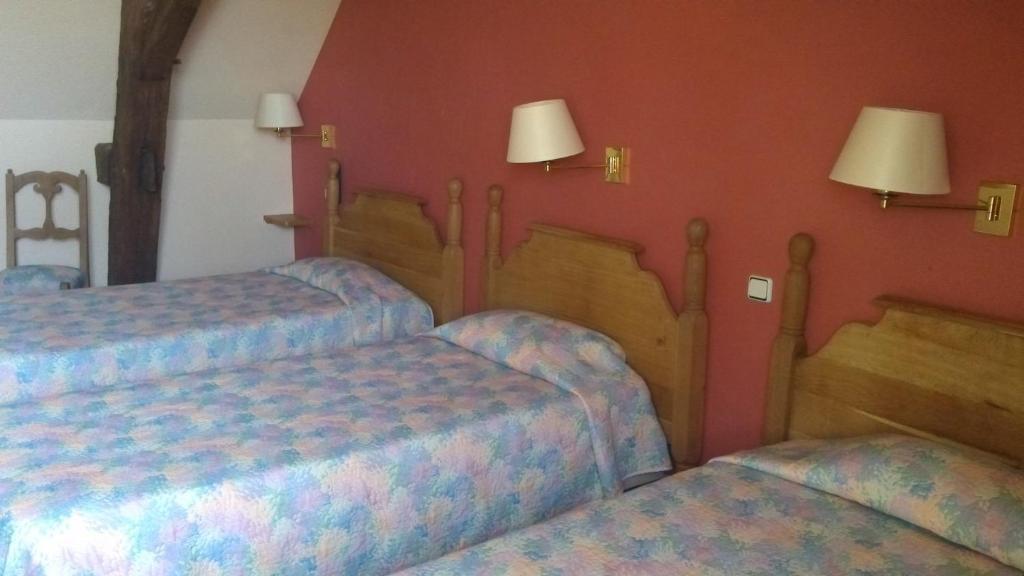 La Fleur De Lys Hotel Cormatin Buitenkant foto