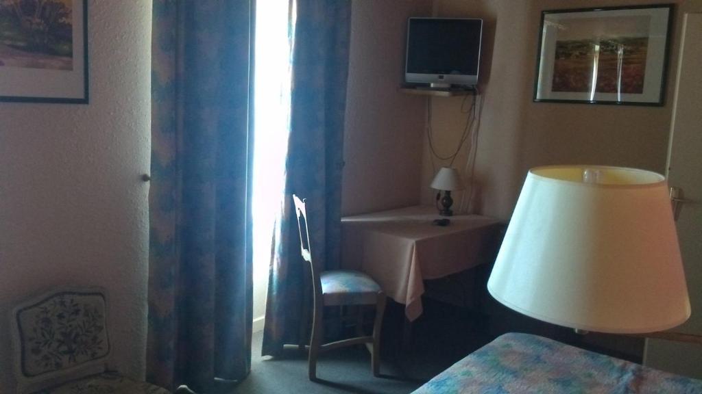 La Fleur De Lys Hotel Cormatin Buitenkant foto
